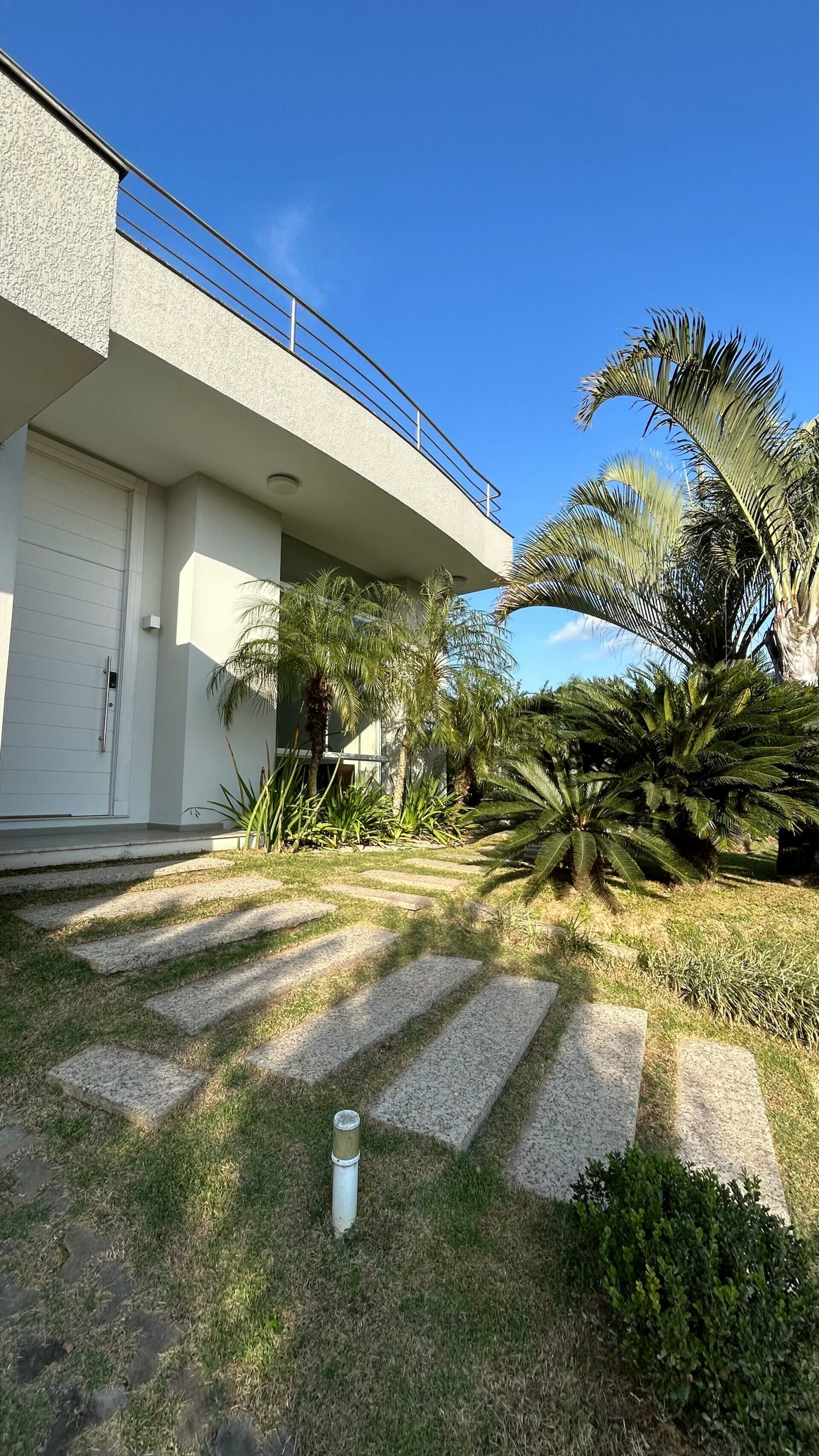 Imagem do Casa com piscina em condomínio Residencial  Fechado no bairro Jaraguá Esquerdo